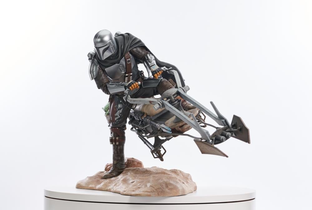 The Mandalorian Premier Collection Din Djarin with Speeder Bike 1/7 Scale Limited Edition Statue Gallery Image 16