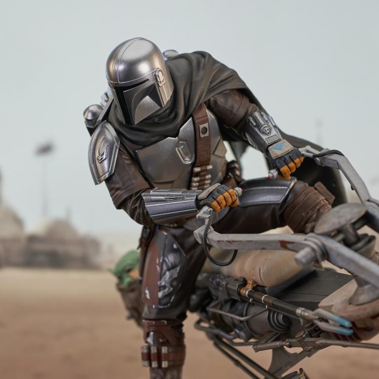 The Mandalorian Premier Collection Din Djarin with Speeder Bike 1/7 Scale Limited Edition Statue Gallery Image 11