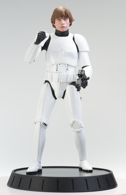 Star Wars: A New Hope Milestones Stormtrooper Luke Skywalker 1/6 Scale Limited Edition Statue Gallery Image 3