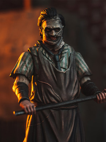 The Texas Chainsaw Massacre (2003) Leatherface 1/18 Scale Figure Gallery Image 2