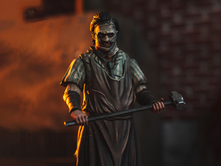 The Texas Chainsaw Massacre (2003) Leatherface 1/18 Scale Figure Gallery Image 1