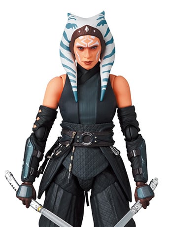 Star Wars: Ahsoka MAFEX No.210 Ahsoka Tano Action Figure Gallery Image 2