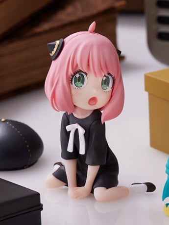Spy x Family Luminasta Anya Forger (Pretend Play Ver.) Figure Gallery Image 2