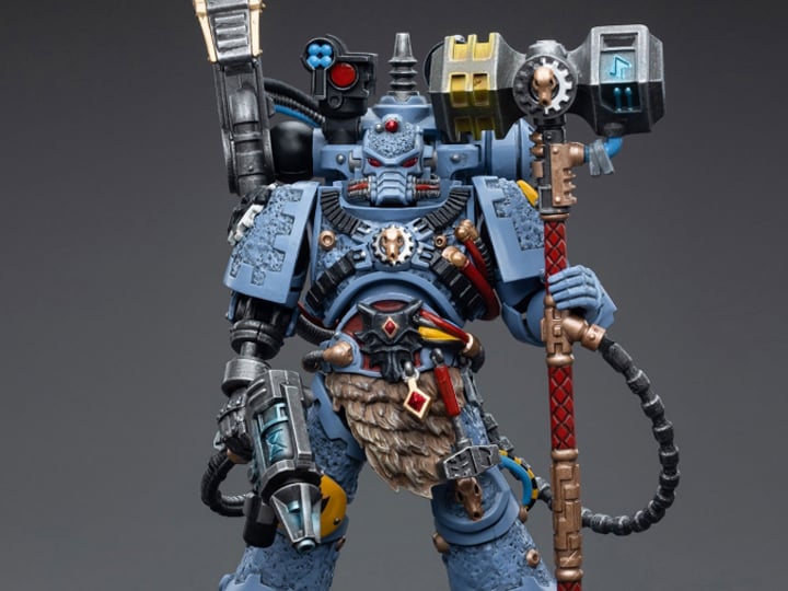 Warhammer 40K Space Wolves Iron Priest Jorin Fellhammer 1/18 Scale Figure Gallery Image 1