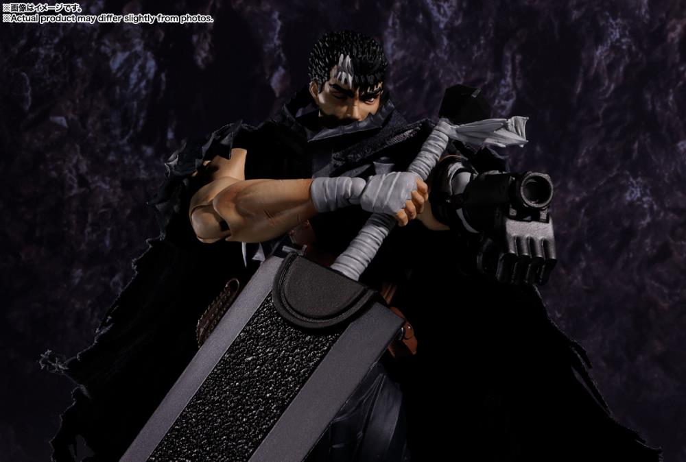 Berserk S.H.Figuarts Guts (Berserker Armor) Action Figure Gallery Image 8
