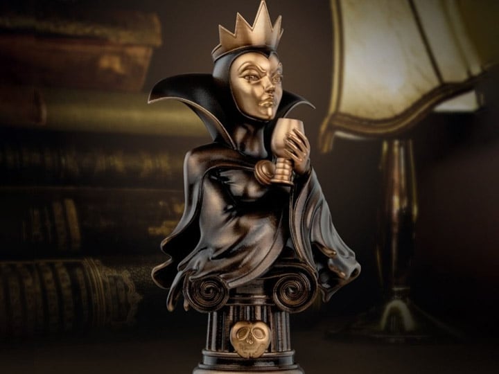 Snow White and the Seven Dwarfs Disney Villains Series 018 Evil Queen Bust Gallery Image 1