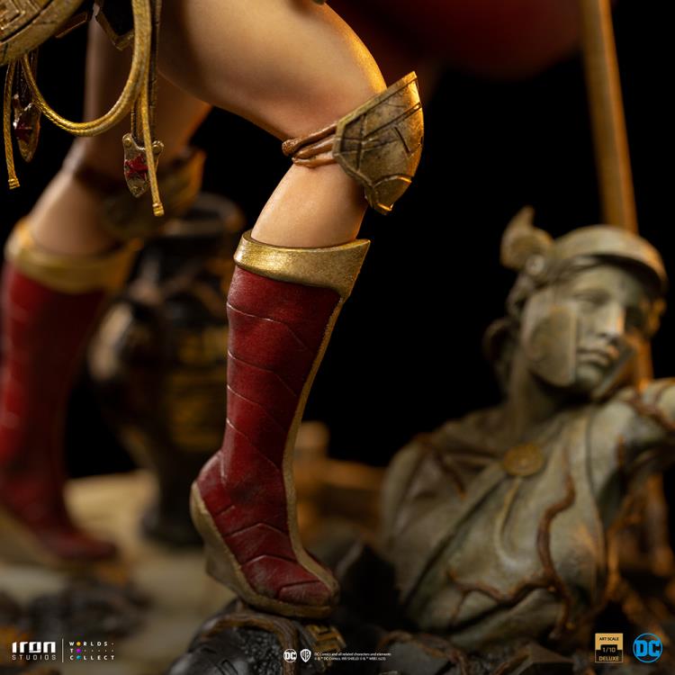 DC Comics Wonder Woman Unleashed 1/10 Deluxe Art Scale Limited Edition Statue Gallery Image 14