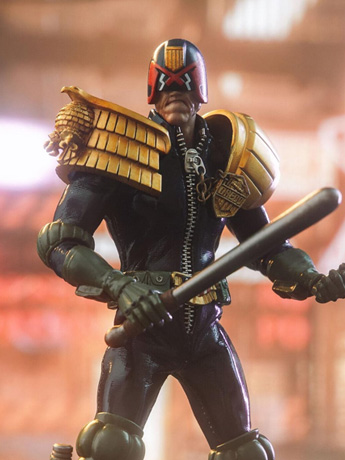2000 AD Exquisite Super Series Judge Dredd 1/12 Scale PX Previews Exclusive Figure Gallery Image 2