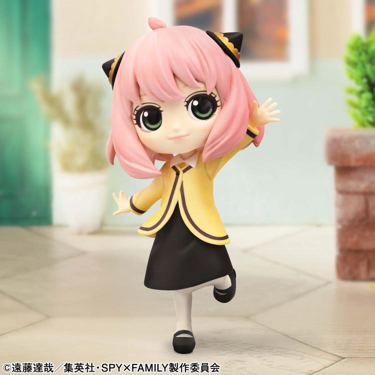 Spy x Family Q Posket Anya Forger (Going out Ver.) Gallery Image 3