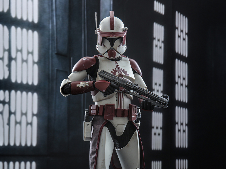 Star Wars: The Clone Wars TMS103 Clone Commander Fox 1/6th Scale Collectible Figure Gallery Image 1