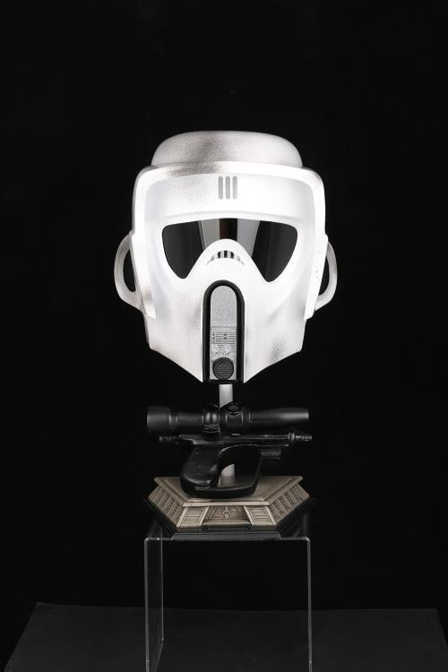Star Wars: Return of the Jedi Scout Trooper 1:1 Scale Limited Edition Replica Helmet Gallery Image 3