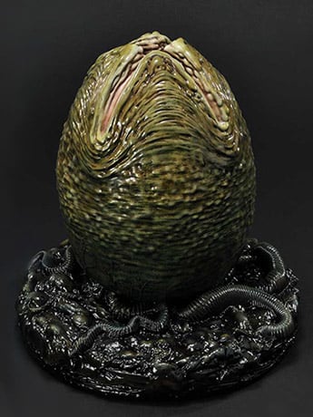 Aliens (Comics) Premium Masterline Xenomoprh Egg (Closed Ver.) Gallery Image 2