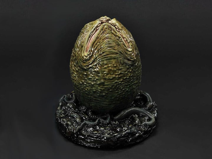 Aliens (Comics) Premium Masterline Xenomoprh Egg (Closed Ver.) Gallery Image 1