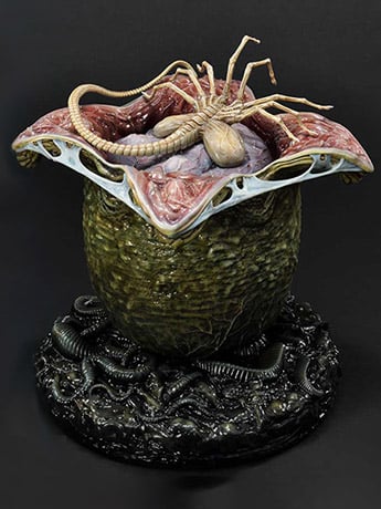 Aliens (Comics) Premium Masterline Xenomoprh Egg (Open Ver.) Gallery Image 2
