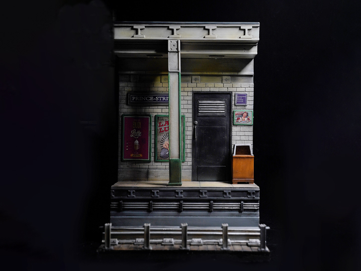 Subway Platform Scene 1/12 Scale Diorama Base Gallery Image 1