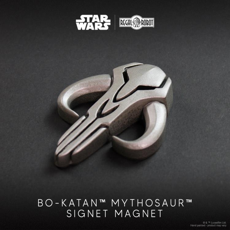The Mandalorian Bo-Katan Mythosaur Signet Magnet Gallery Image 3