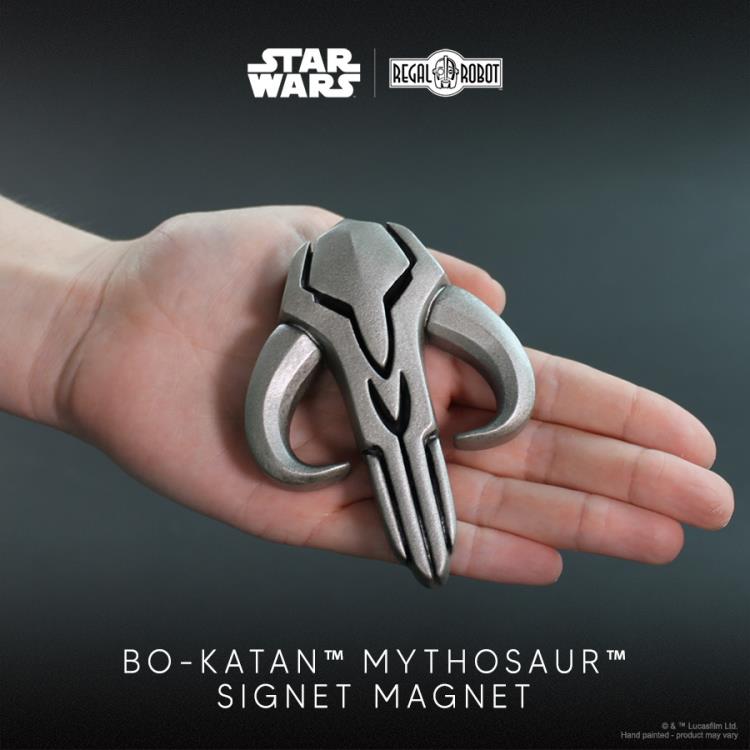 The Mandalorian Bo-Katan Mythosaur Signet Magnet Gallery Image 6