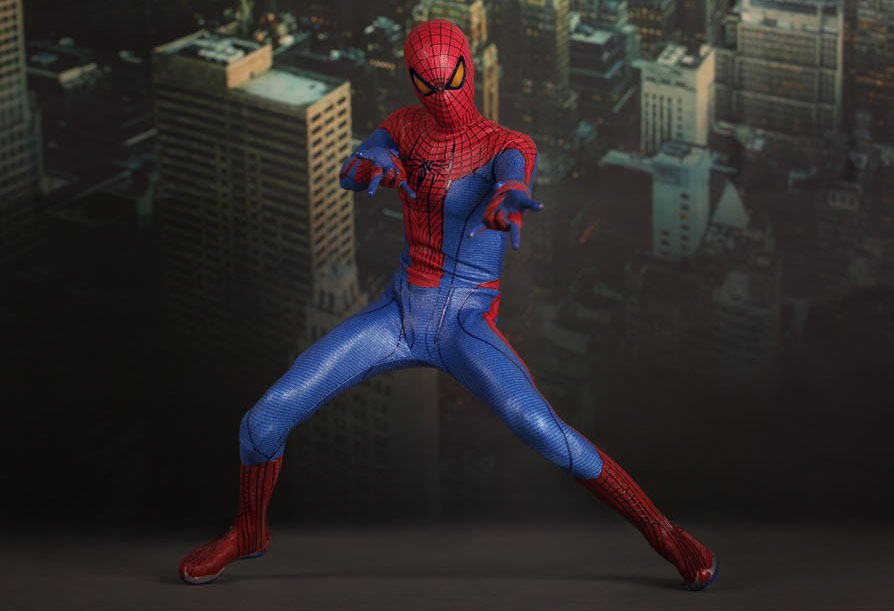 The Amazing Spider-Man MMS179 Spider-Man 1/6th Scale Collectible Figure Gallery Image 9