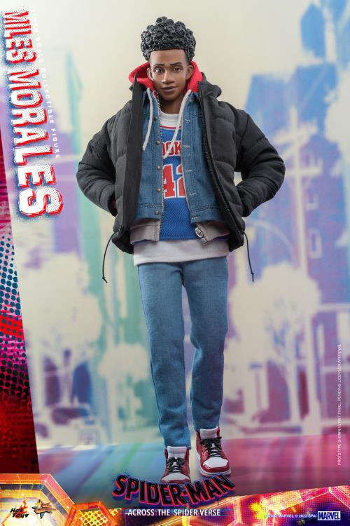 Spider-Man: Across The Spider-Verse: Part One MMS710 Spider-Man (Miles Morales) 1/6th Scale Collectible Figure Gallery Image 20