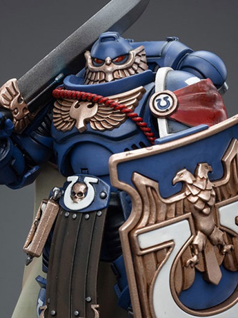 Warhammer 40K Ultramarines Victrix Guard 1/18 Scale Figure Gallery Image 2