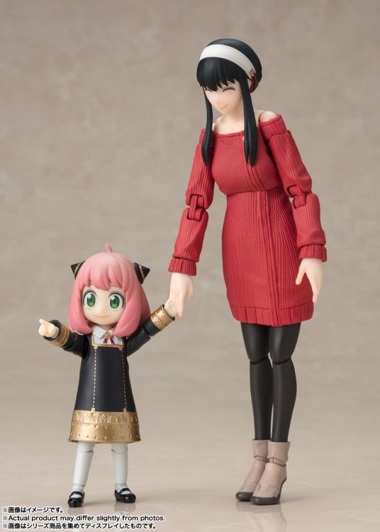 Spy x Family S.H.Figuarts Yor Forger (Mother of the Forger Family Ver.) Action Figure Gallery Image 9