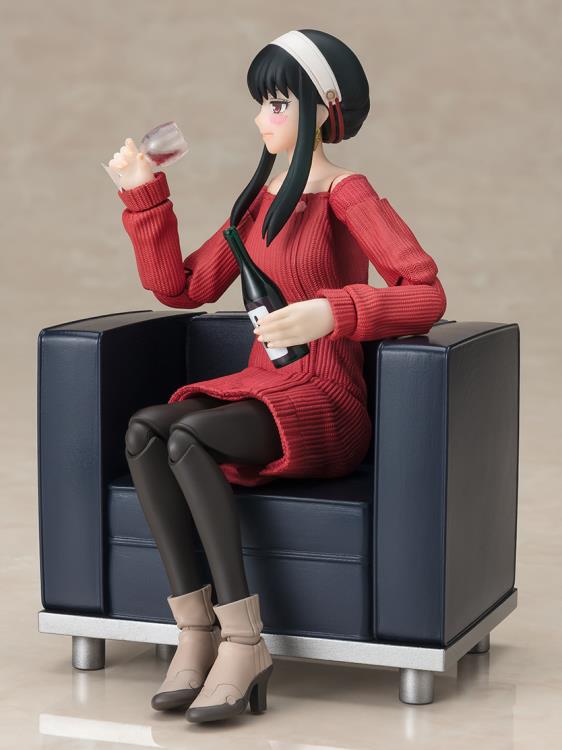 Spy x Family S.H.Figuarts Yor Forger (Mother of the Forger Family Ver.) Action Figure Gallery Image 8