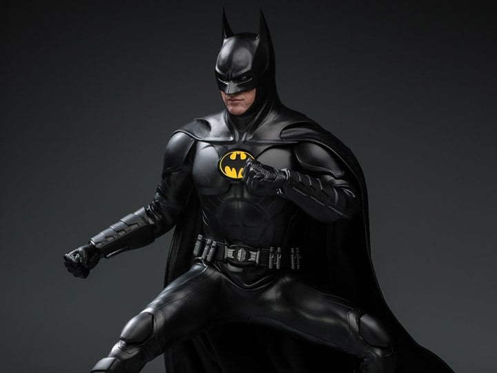 The Flash (2023) MMS712 Batman (Modern Suit) 1/6th Scale