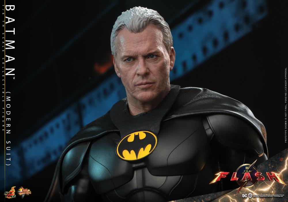 The Flash (2023) MMS712 Batman (Modern Suit) 1/6th Scale Collectible Figure Gallery Image 20