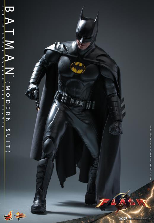 The Flash (2023) MMS712 Batman (Modern Suit) 1/6th Scale Collectible Figure Gallery Image 11