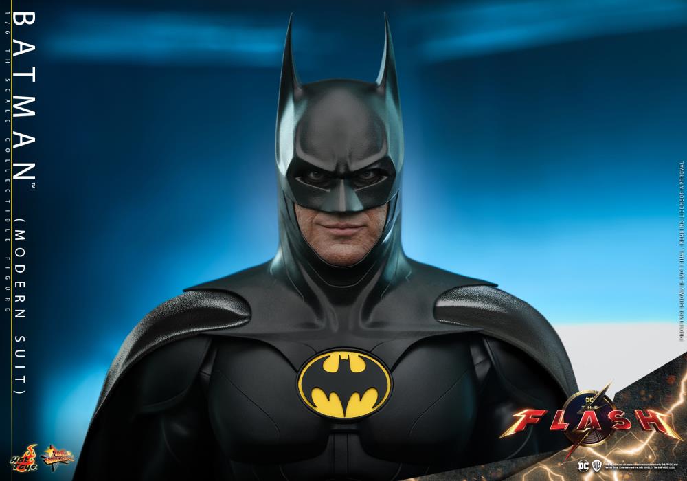 The Flash (2023) MMS712 Batman (Modern Suit) 1/6th Scale Collectible Figure Gallery Image 17