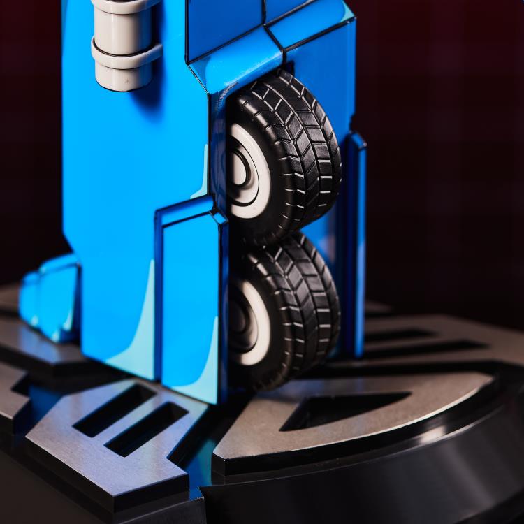 Transformers Optimus Prime Statue Gallery Image 15