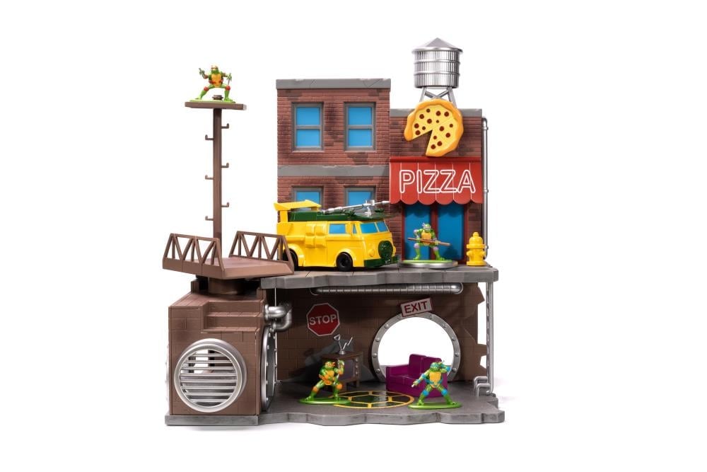 Teenage Mutant Ninja Turtles Nano Scene Deluxe Turtle Lair with 4 Figures Gallery Image 3