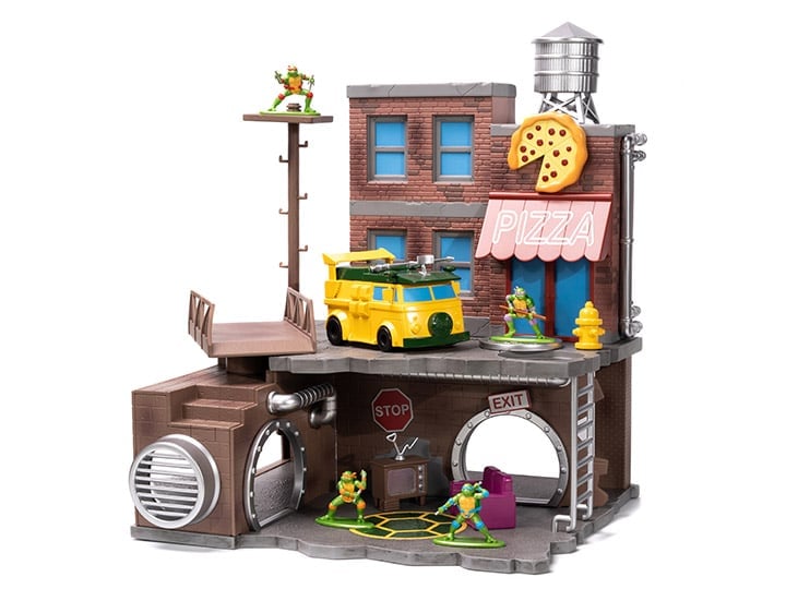 Teenage Mutant Ninja Turtles Nano Scene Deluxe Turtle Lair with 4 Figures Gallery Image 1