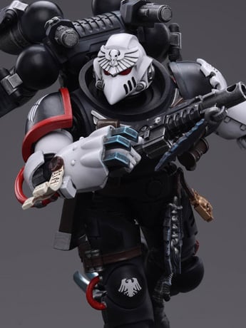 Warhammer 40K Raven Guard Chapter Master Kayvaan Shrike 1/18 Scale
