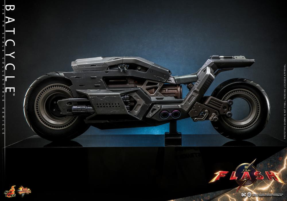 The Flash (2023) MMS704 Batcycle 1/6th Scale Collectible Vehicle Gallery Image 8