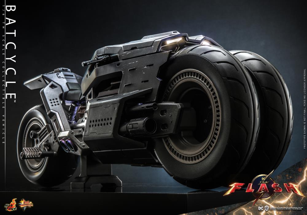 The Flash (2023) MMS704 Batcycle 1/6th Scale Collectible Vehicle Gallery Image 6