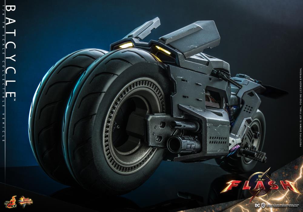 The Flash (2023) MMS705 Batman and Batcycle 1/6th Scale Collectible Figure Set Gallery Image 26