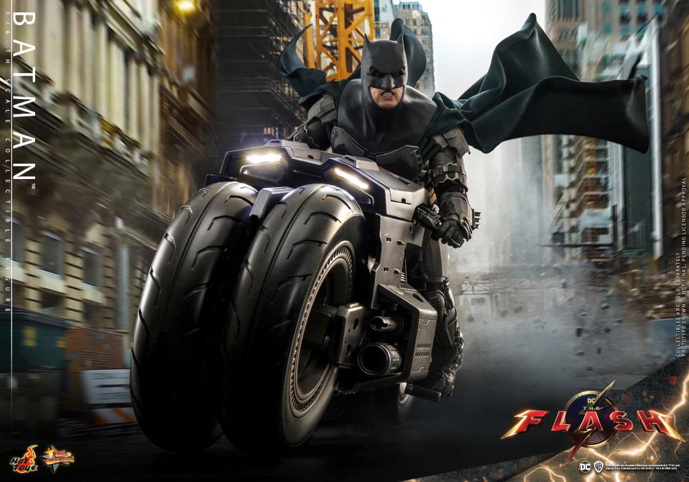 The Flash (2023) MMS705 Batman and Batcycle 1/6th Scale Collectible Figure Set Gallery Image 5