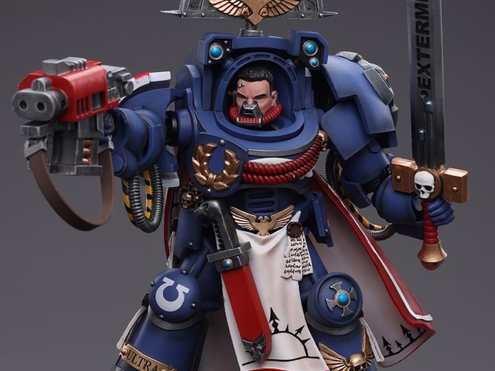 Warhammer 40K Ultramarines Terminator Captain 1/18 Scale Figure Gallery Image 1