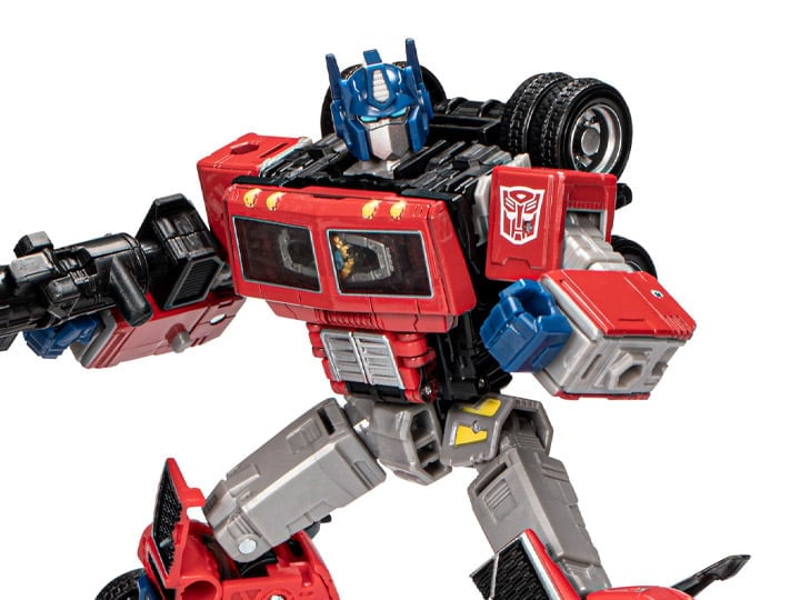 Transformers Generations Leader Optimus Prime (Volvo VNR 300) Gallery Image 1