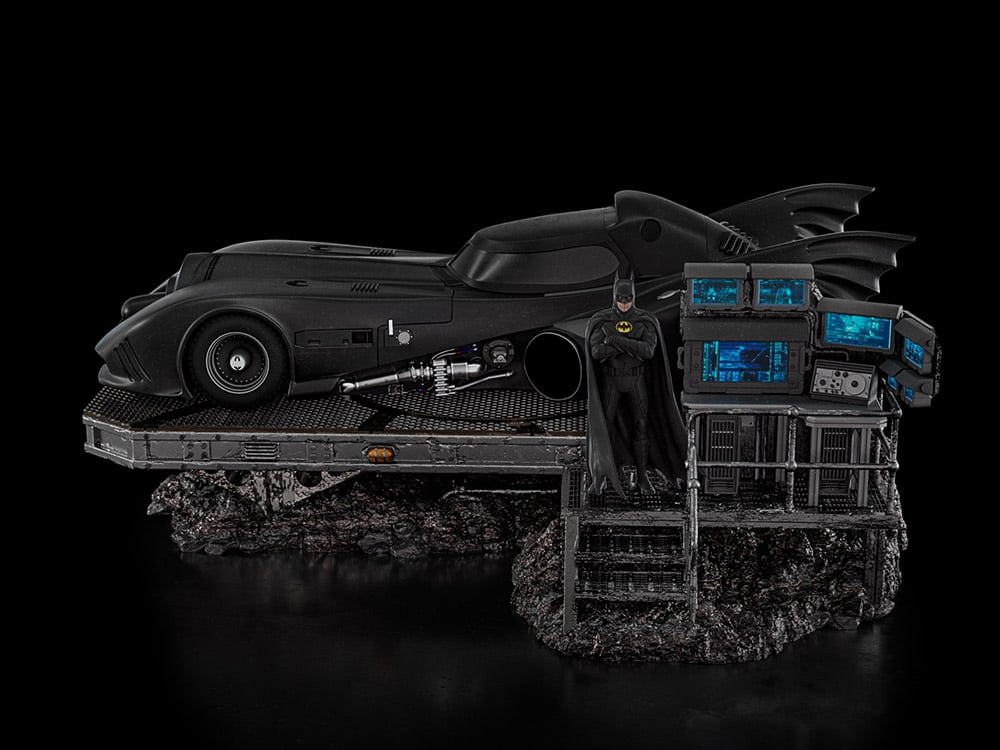 The Flash (2023) Batmobile 1/10 Deluxe Art Scale Limited Edition Statue Gallery Image 3