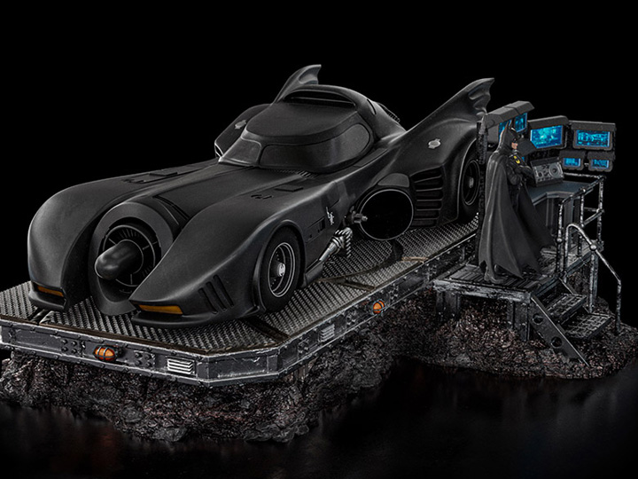 The Flash (2023) Batmobile 1/10 Deluxe Art Scale Limited Edition Statue Gallery Image 1