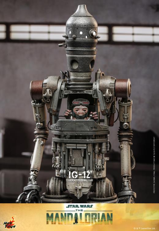 The Mandalorian TMS104 IG-12 and Grogu 1/6th Scale Collectible Figure Set Gallery Image 12