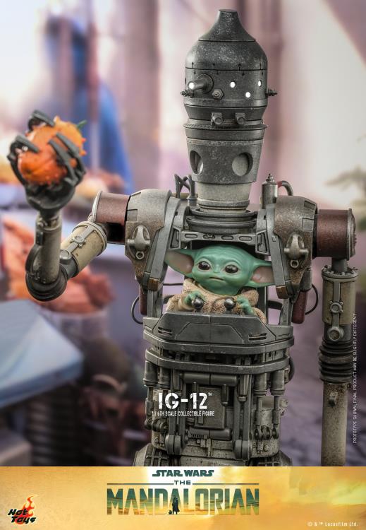 The Mandalorian TMS104 IG-12 and Grogu 1/6th Scale Collectible Figure Set Gallery Image 11