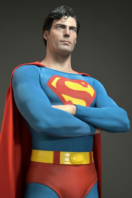 Superman (1978) Hyperreal Superman 1/3 Scale Statue Gallery Image 7