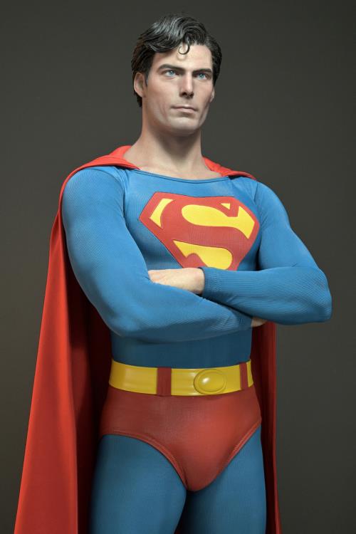 Superman (1978) Hyperreal Superman 1/3 Scale Statue Gallery Image 6