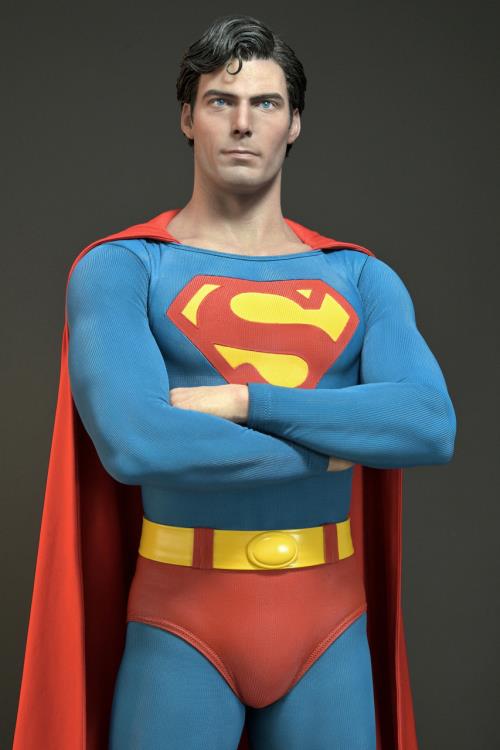 Superman (1978) Hyperreal Superman 1/3 Scale Statue Gallery Image 5