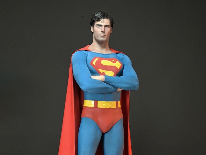 Superman (1978) Hyperreal Superman 1/3 Scale Statue Gallery Image 1