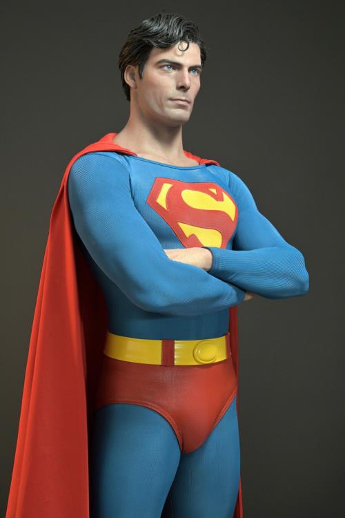 Superman (1978) Hyperreal Superman 1/3 Scale Statue Gallery Image 8