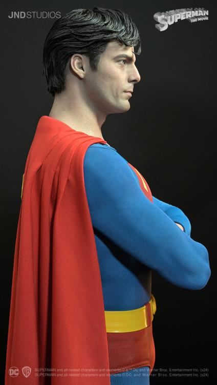 Superman (1978) Hyperreal Superman (Dual Ver.) 1/3 Scale Statue Gallery Image 23